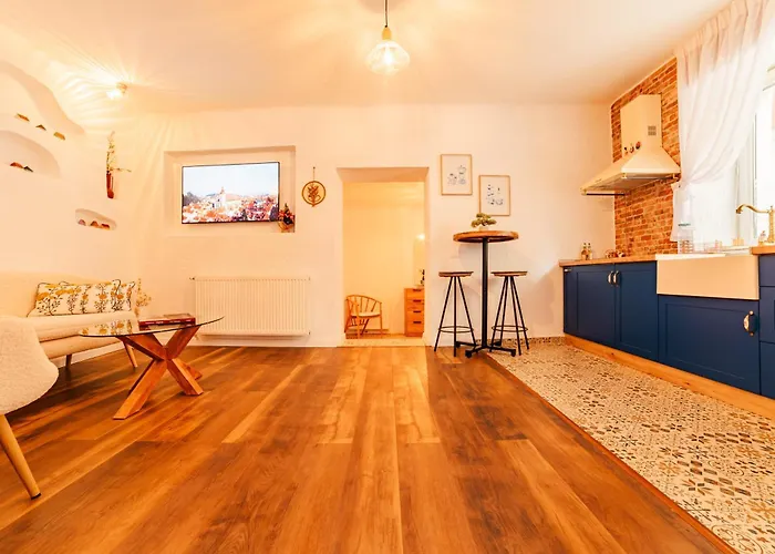 Blue Nest Old Town *