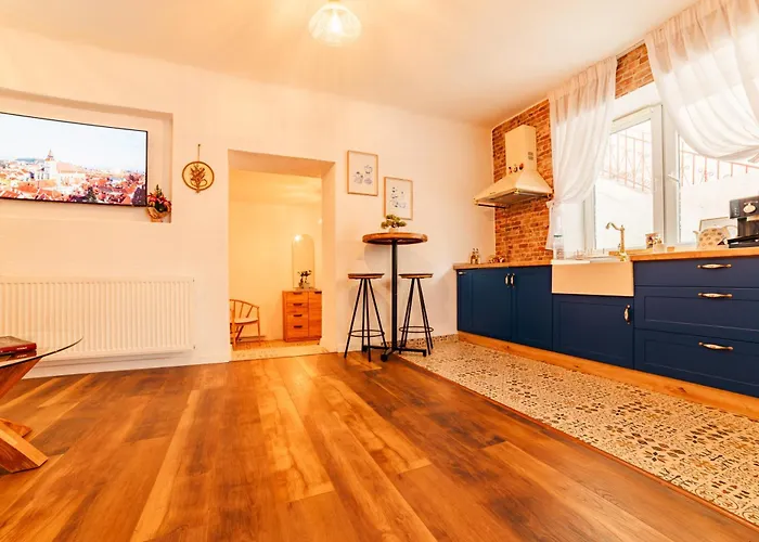 Blue Nest Old Town *